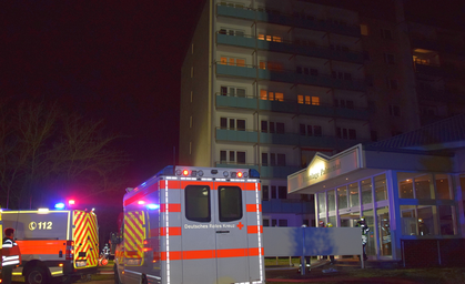 Sechs Verletzte nach Brand in Wohnblock