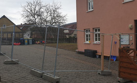 provisorischer Spielplatz im Bürgerhaus