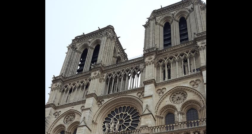 Europa unter Schock: Notre Dame in Flammen