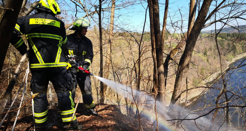 Wald- und Flächenbrände, Brandserie, Scheune niedergebrannt