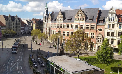 Mutter und Kind von Fahrradfahrer angefahren