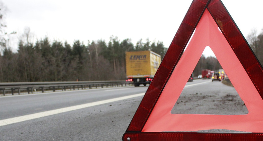 Sperrung wegen Trümmerfeld auf der A4