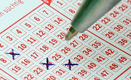 Ehrlicher Finder bringt Lottoscheine zur Polizei