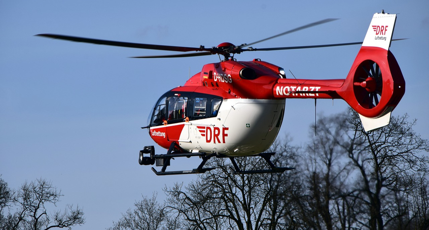 Moped geht nach Wildunfall in Flammen auf - Fahrer schwer verletzt