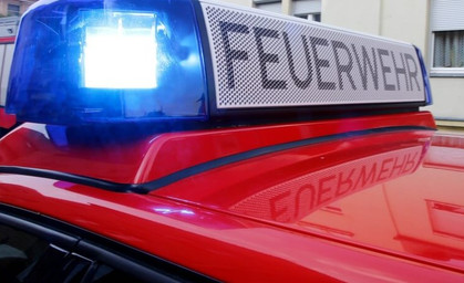 Rentner kracht mit Auto in Schulbus