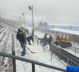 Ein Tag vorher muss auch dieses Jahr tatsächlich Schnee entfernt werden