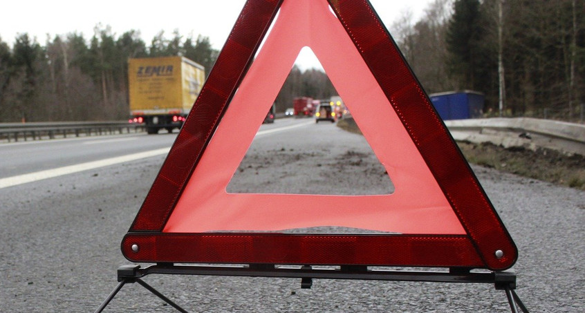 LKW auf A9 umgekippt