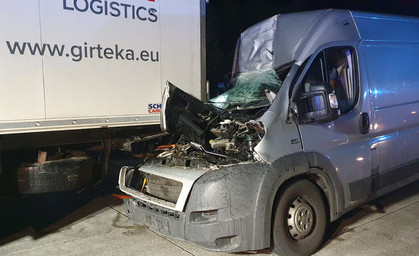 Transporterfahrer auf A4 eingeschlafen 