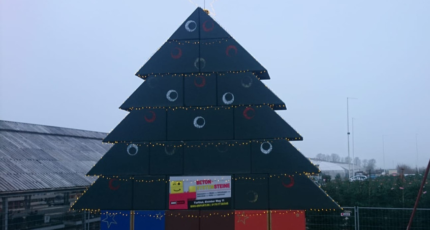 Deutschlands wohl schwerster Weihnachtsbaum