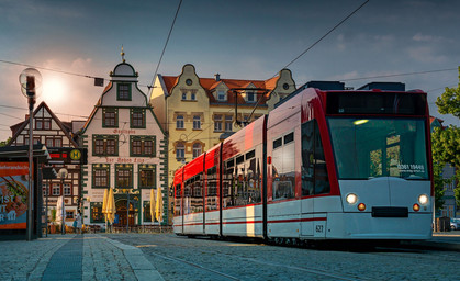 Gera: Auto kracht gegen Straßenbahn