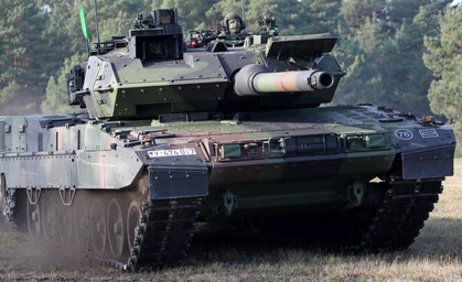Neue Leopard-Panzer für Bad Frankenäuser Bataillon 