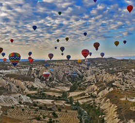 Die Türkei ist ein vielfältiges Urlaubsland mit kilometerlange Sandstrände, pulsierende Urlaubsorte, faszinierenden Naturlandschaften und antike Sehenswürdigkeiten. 3% der Thüringer zieht es immer wieder dorthin.