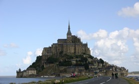 Rauer Atlantik oder romantisches Mittelmeer? Die pulsierende Stadt der Liebe oder Natur pur in der Bretagne? Unser Nachbarland Frankreich hat viel zu bieten und viel zu entdecken. Jeden 100sten Thüringer zieht es regelmäßig nach Frankreich.