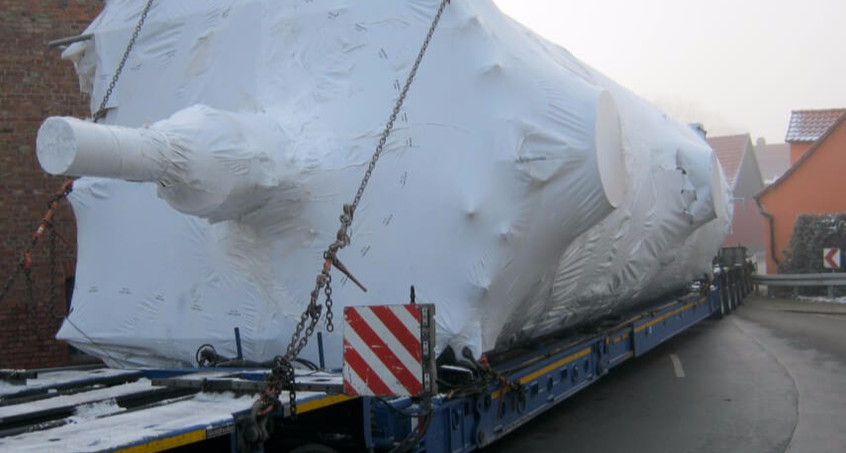 Schwerlasttransporter am Ziel angekommen