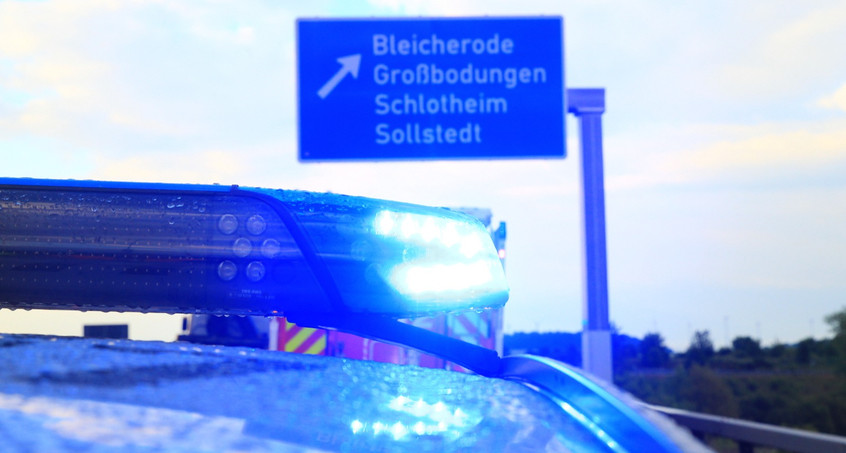 Mit 250 Sachen - Verfolgungsjagd endet mit Unfall