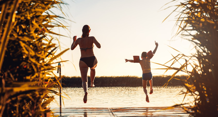 Sicheres Baden mit der ganzen Familie in Badeseen und Co.