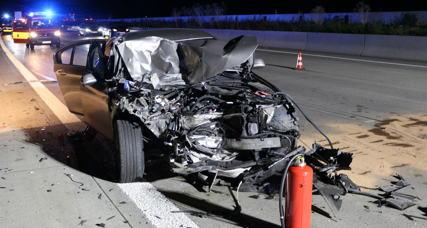 Familie nach Kollision mit Tanklaster auf der A4  schwer verletzt