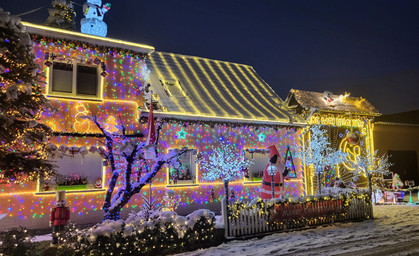 Weihnachtshäuser strahlen in Thüringen