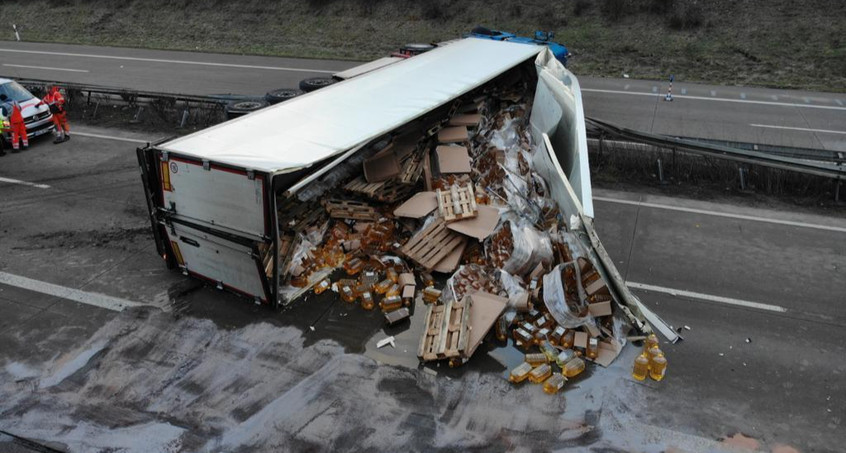 Unfall auf der A38: Autobahn beidseitig gesperrt