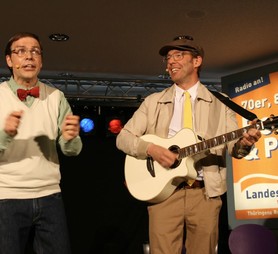 2013: Morjens! Unsere Lieblingsbeamten Baumann und Clausen beim Flurkonzert