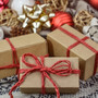 die-weihnachtsfeiertypen--der-schleimer-und-die-bueffetfraese-weihnachten-geschenke_c_01