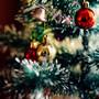 die-weihnachtsfeiertypen--don-promillo-und-der-tanzbaer-weihnachten-weihnachtsbaum-2_c_01