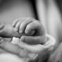 dein-sternenkind-baby-geburt-wunder-hand-krankenhaus-klinik_c_01