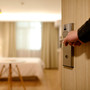 kurtaxe-vor-gericht-hotel-1330850_1280_c_01