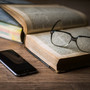 hotline-fuer-menschen-mit-schwaechen-im-lesen--schreiben-und-rechnen-phone-1052023_1920_c_0