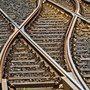 gedanken-zum-auftanken--unmenschlichkeit-zug-bahn-eisenbahn-gleise_c_01