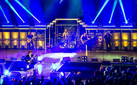 WE SALUTE YOU - World's biggest Tribute to AC/DC